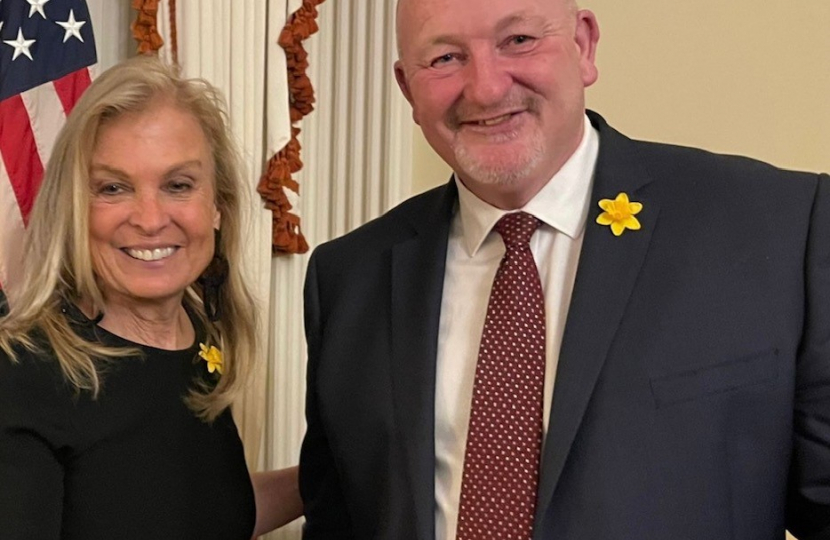 Peter Fox with the US Ambassador to the UK, Jane Hartley